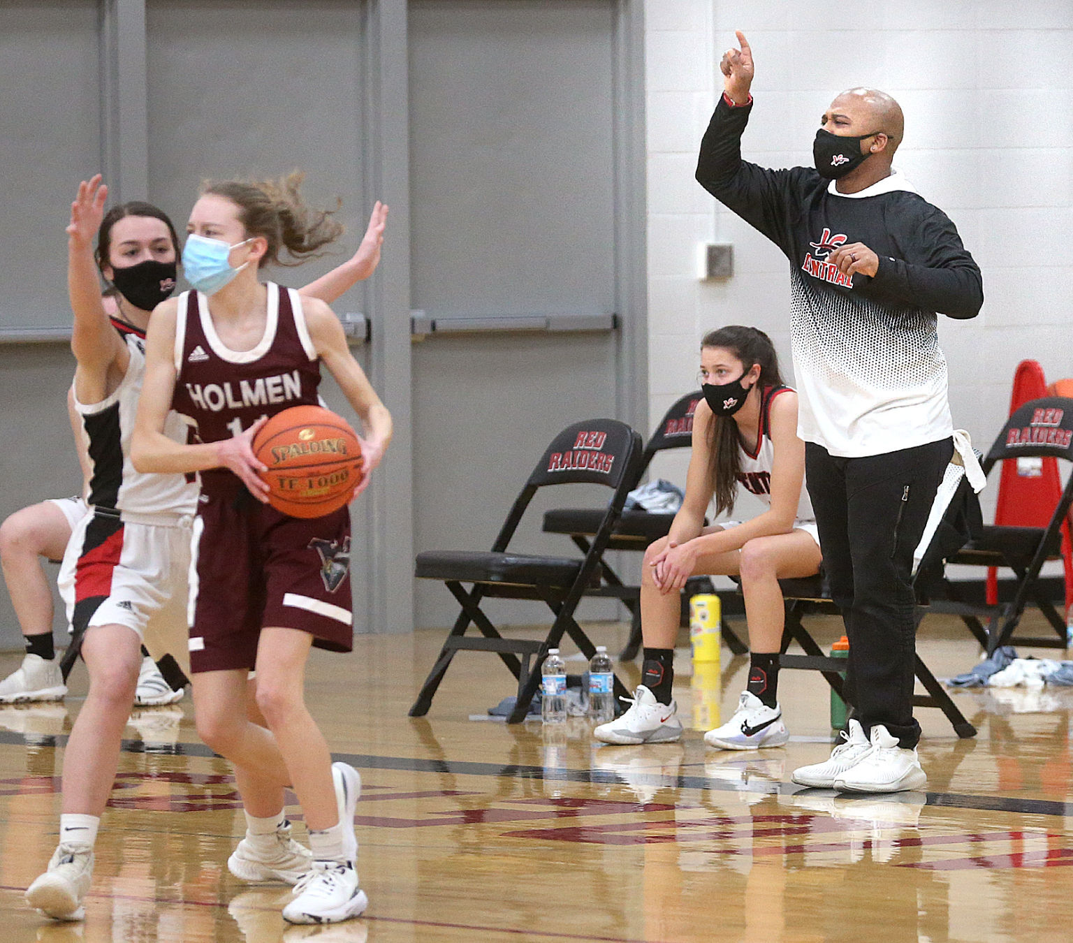 January 26: Holmen vs Central